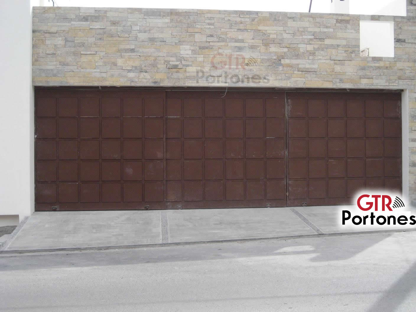 Porton Modelo Cerrado 210